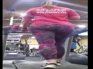 Jiggly götlüje blondinka pawg on treadmill