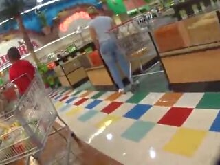 Candid Milf Big Bubble Ass Shopping In Tight Jeans
