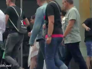 Fifa città - jeny fabbro passeggiate in pubblico in transparent abito senza mutandine