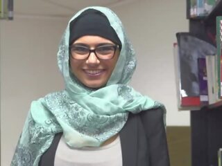 Mia khalfia - arab divinity szalagok meztelen -ban egy könyvtár éppen mert ön