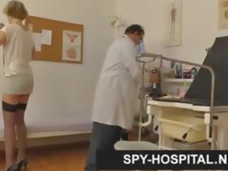Ukradzione ukryty kamera klips z ginekolgiczne egzamin