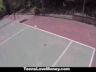 Teenslovemoney - tennis harlot fucks til kontanter