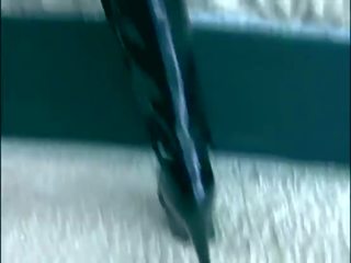 Чорна thigh високий boot x номінальний відео з a довгоногий брюнетка