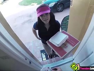 Pizza delivery dievča kimber les dostane zaplatil na dostať fucked podľa ju zákazník