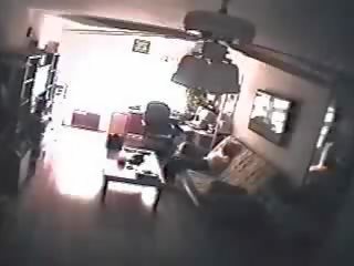 Homeclips - шпионска камера - детегледачка заловени мастурбиране