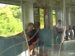 Pendulo carla succhiare grasso grande prick in un treno